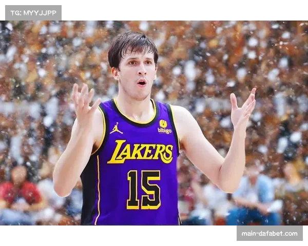 里夫斯精彩表现引发讨论,小里弗斯续约前景受瞩目